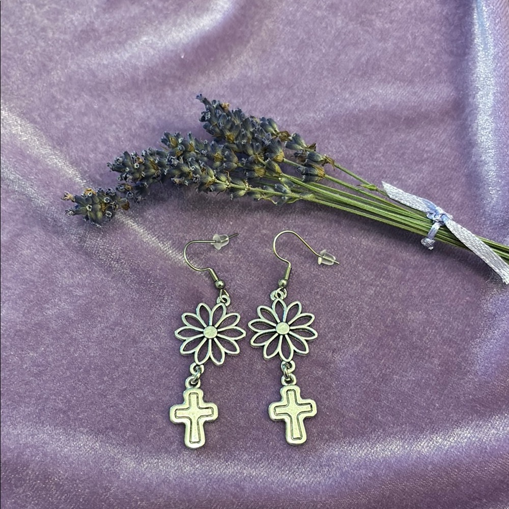 💜💜💜 3/$30 Lovely Earrings of Silver Flowers and Crosses. Dangle Earrings. E63